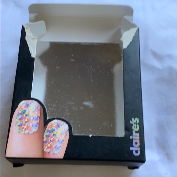 Claire’s Multi-Colored Decorative Nail Rhinestones - Picture 8 of 8